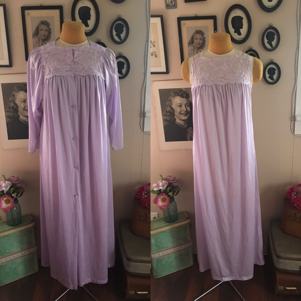 Vintage 1970’s lavender robe and nightgown set